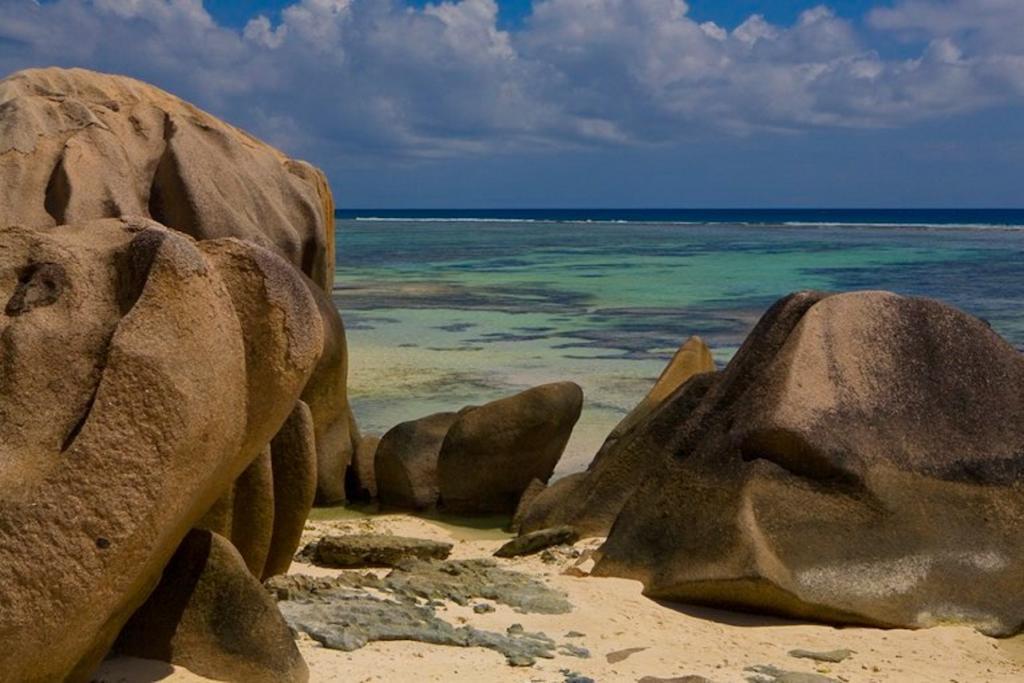 Jms Ventures Guesthouse - Private Pool La Digue Exteriör bild